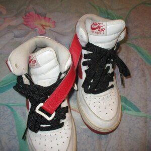 MICHAEL jORDAN AIR FORCE 1 AIR NIKE 6y